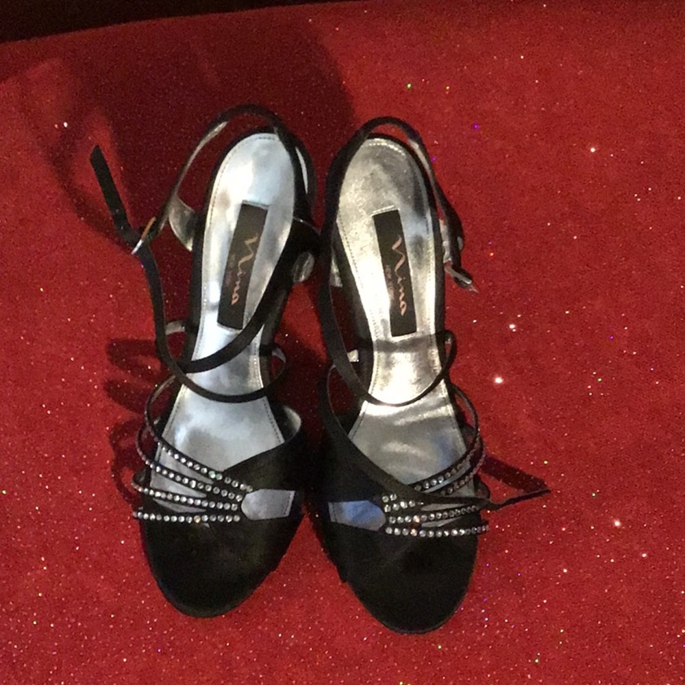 Women’s NINA satin dress shoes